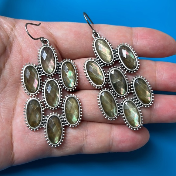 🖤Abalone shell based statement earrings - Picture 8 of 11